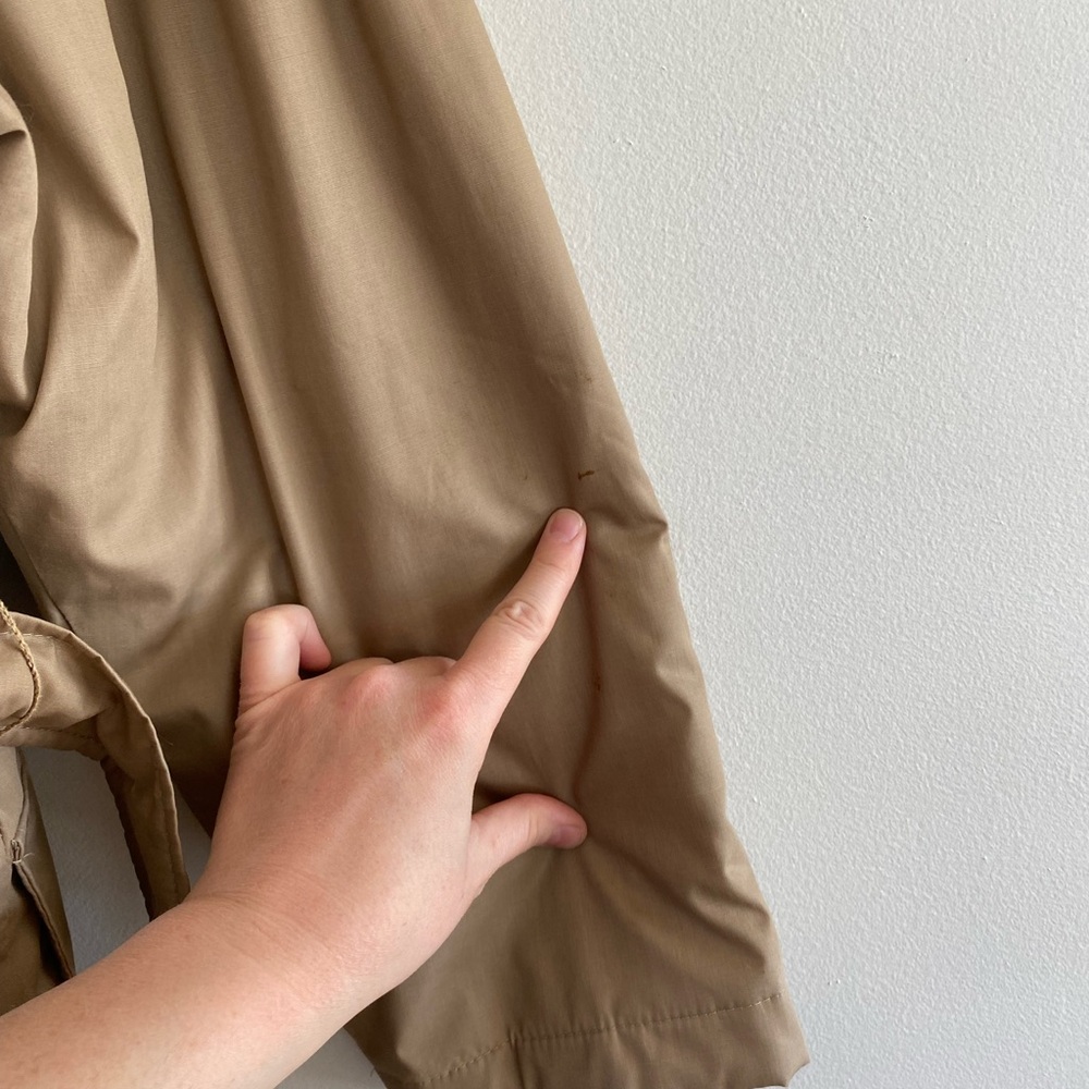 Vintage Tan Trench Coat with Belted Waist and Long Sleeves - Made in Canada - Picture 9 of 10